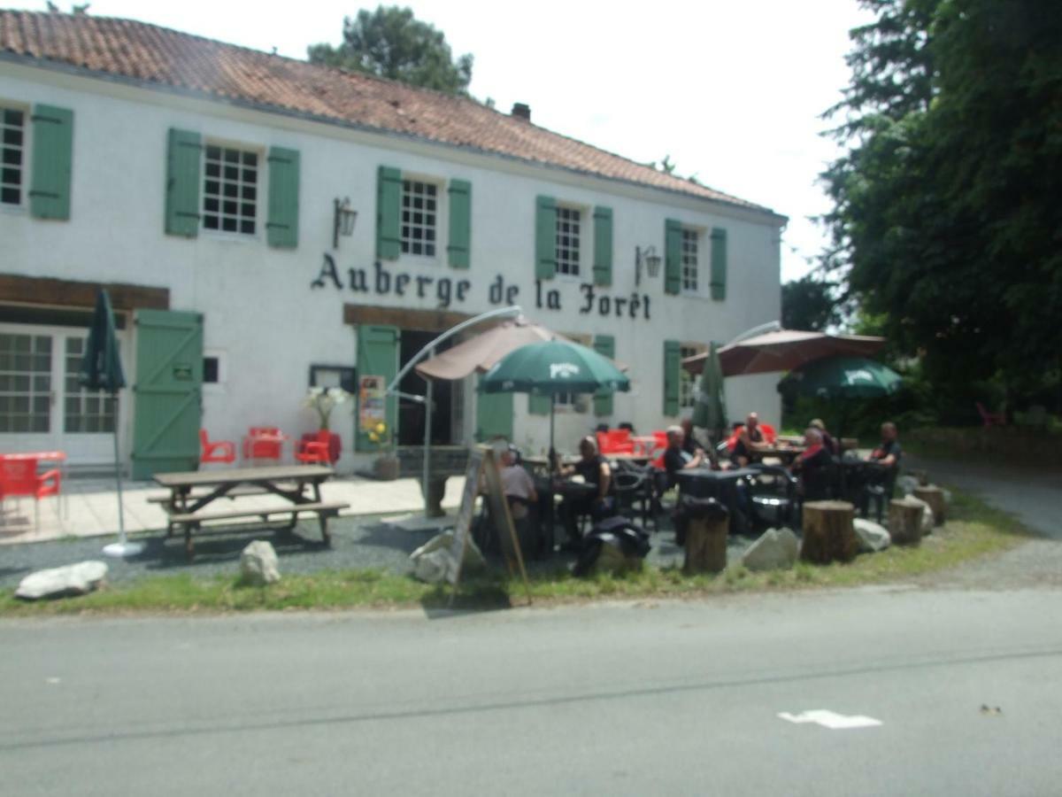 L'Auberge De La Foret Mervent Экстерьер фото